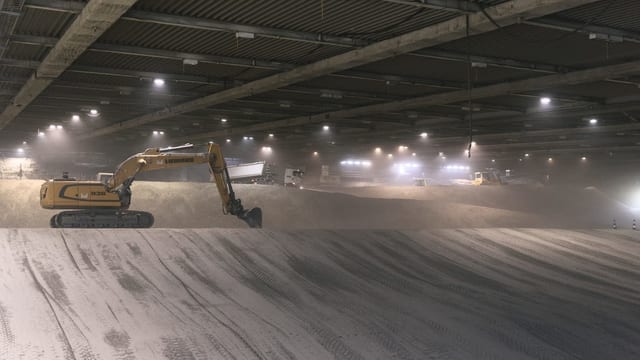 Bagger im Untergrund. Bagger im Untergrund.