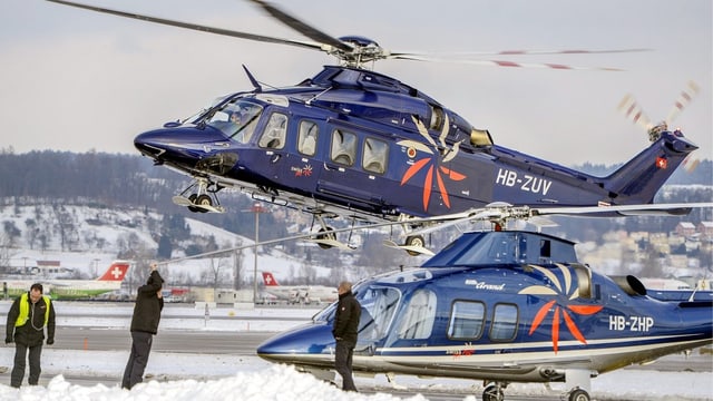 Hubschschrauber auf dem Flughafengelände. Hubschschrauber auf dem Flughafengelände.