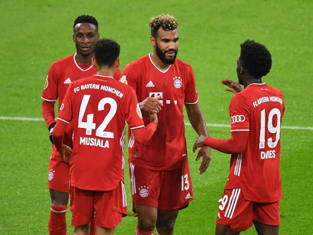 Neuzugang Eric Maxim Choupo-Moting (2.v.r.) führt die Bayern zum Sieg. Neuzugang Eric Maxim Choupo-Moting (2.v.r.) führt die Bayern zum Sieg.