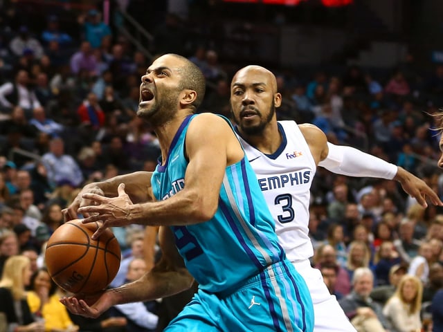 Tony Parker (links) beendet seine Karriere. Tony Parker (links) beendet seine Karriere.
