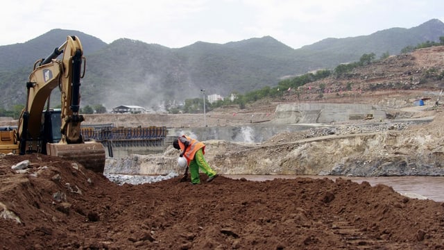 Staudamm-Baustelle Staudamm-Baustelle