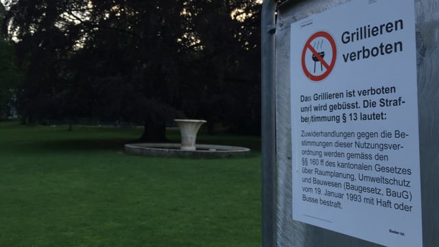Plakat mit Verbot. Plakat mit Verbot.