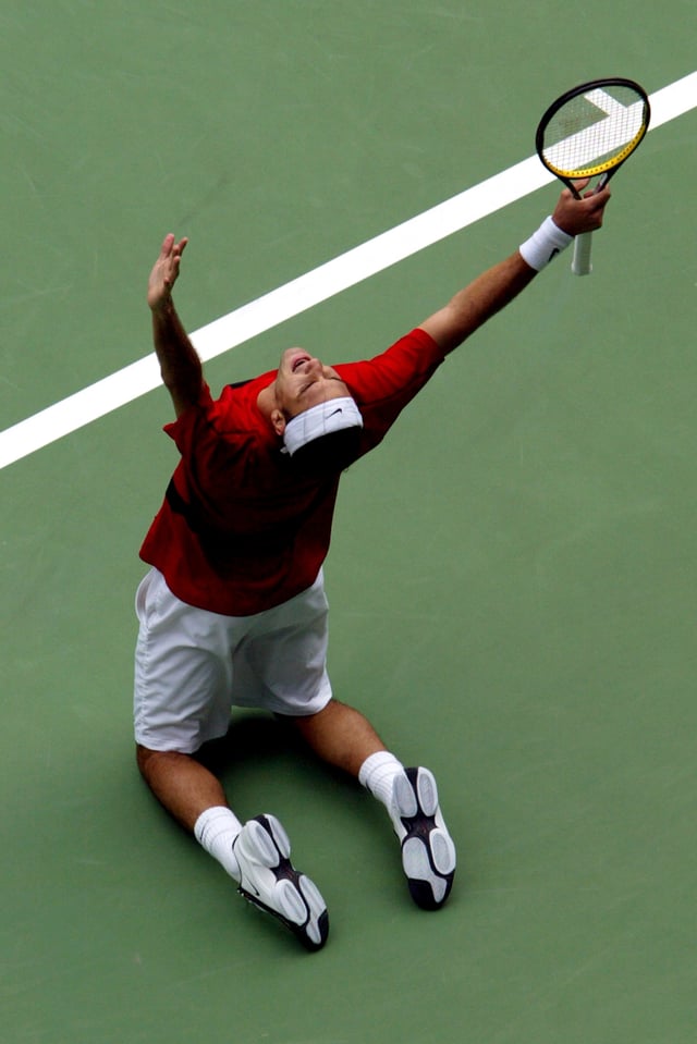 Roger Federer jubelt.