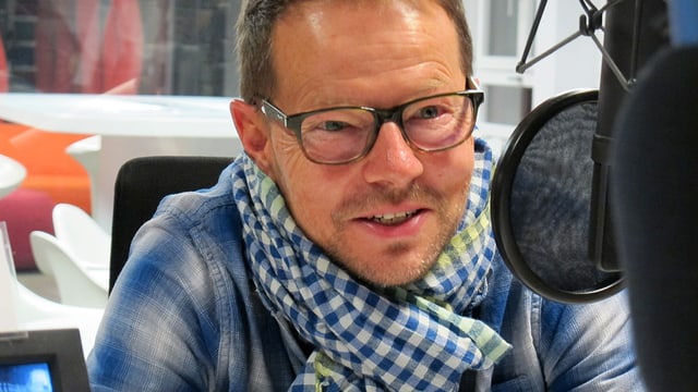Bänz Friedli im Radiostudio. Bänz Friedli im Radiostudio.