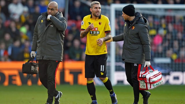 Valon Behrami verletzt sich am Boxing Day gegen Crystal Palace. Valon Behrami verletzt sich am Boxing Day gegen Crystal Palace.