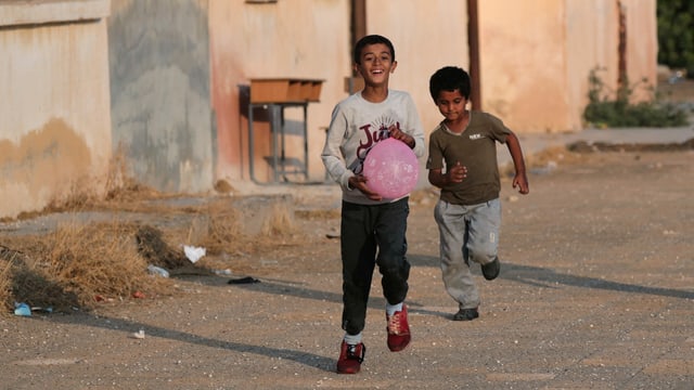 Besonders schlimm ist es für Kinder in Syrien, im Jemen und im Kongo. Besonders schlimm ist es für Kinder in Syrien, im Jemen und im Kongo.