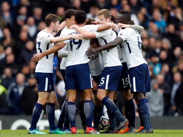 Tottenham-Spieler jubeln.