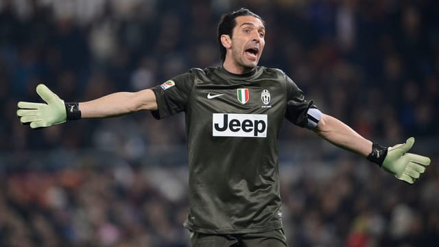 Auf Gianluigi Buffon prasselte nach dem Hinspiel herbe Kritik nieder. Auf Gianluigi Buffon prasselte nach dem Hinspiel herbe Kritik nieder.