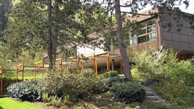 Das Schulhaus Grenzhof von aussen. Das Schulhaus Grenzhof von aussen.