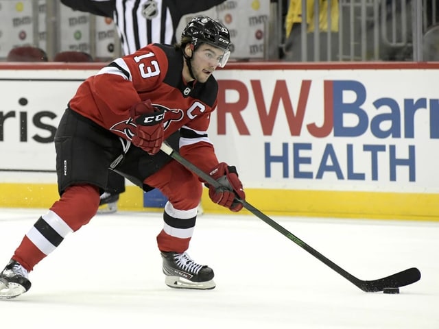 Eishockey-Spieler. Eishockey-Spieler.
