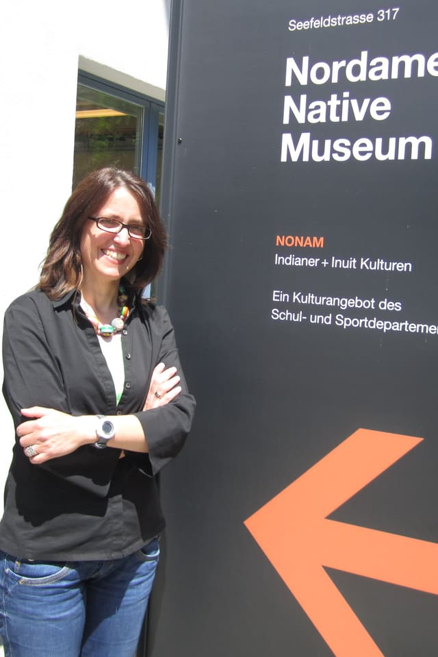Die Direktorin des NONAM, Heidrun Löb, vor dem Eingang ihres Museums. Die Direktorin des NONAM, Heidrun Löb, vor dem Eingang ihres Museums.