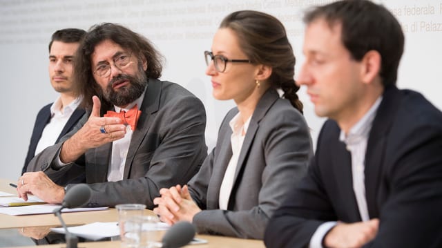Das Rasa-Komitee an der Medienkonferenz Das Rasa-Komitee an der Medienkonferenz