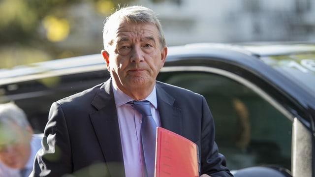Wolfgang Niersbach. Wolfgang Niersbach.