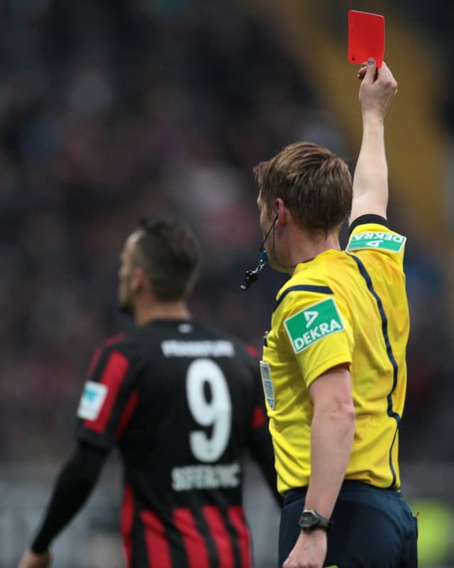 Wer Hat Die Meisten Gelben Karten In Der Bundesliga