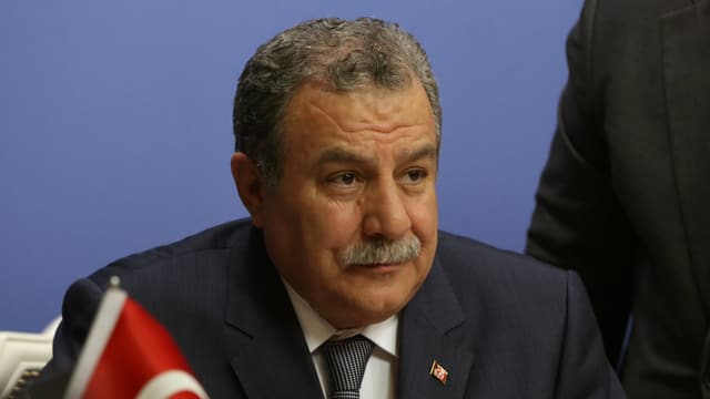 Porträt von Muammar Güler. Porträt von Muammar Güler.
