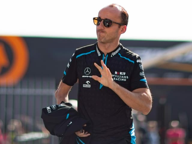 Robert Kubica winkt Robert Kubica winkt