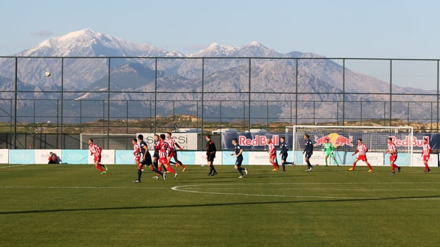 Leipzig und Thun bei einem Testspiel in Belek. Leipzig und Thun bei einem Testspiel in Belek.