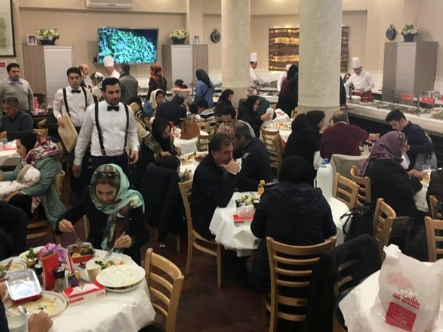 Menschen in Restaurant Menschen in Restaurant