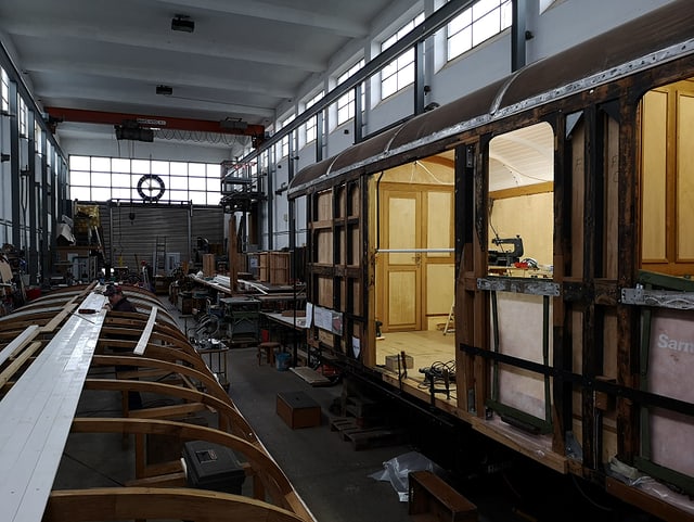 Bahnwagen im Bau. Bahnwagen im Bau.