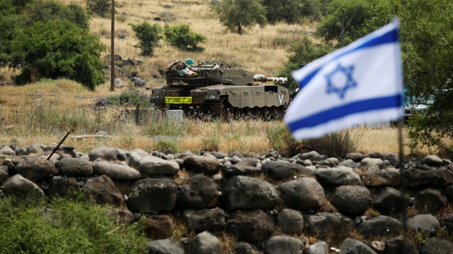 Panzer und die israelische Fahne Panzer und die israelische Fahne