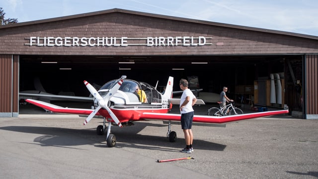 Ein Flugzeug Ein Flugzeug