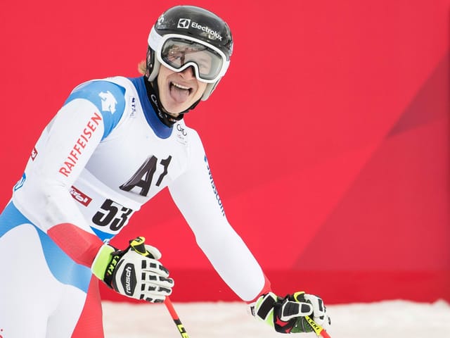 In Sölden holt Marco Odermatt zum Auftakt in die Saison 2016/17 zum ersten Mal Weltcup-Punkte. Mit Startnummer 53 fährt er im Riesenslalom auf Platz 17.