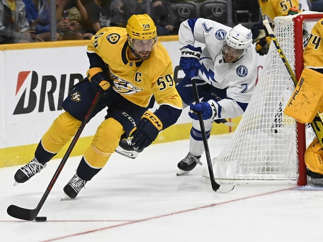 Roman Josi geht als einer von 10 Schweizern in die neue NHL-Saison. Roman Josi geht als einer von 10 Schweizern in die neue NHL-Saison.