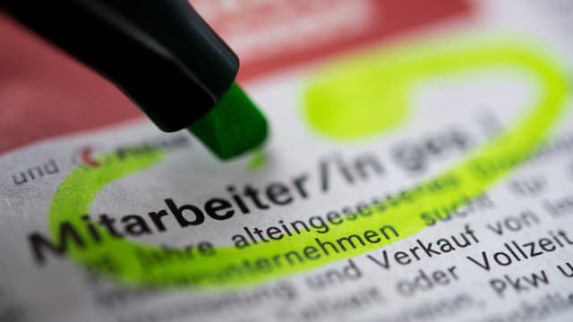 Der Stellenmarkt ist besonders für ältere Arbeitssuchende ein hartes Pflaster. Der Stellenmarkt ist besonders für ältere Arbeitssuchende ein hartes Pflaster.