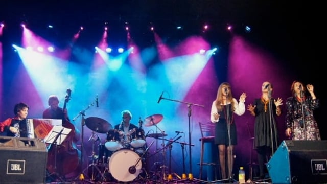 Band auf Bühne Band auf Bühne