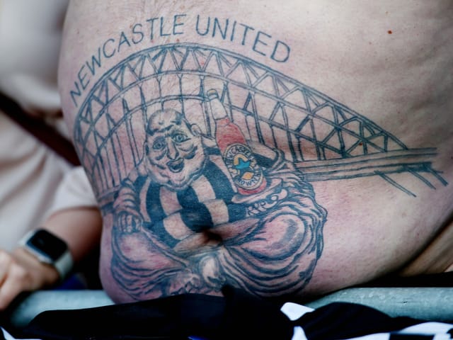 Tattoo auf einem Bauch