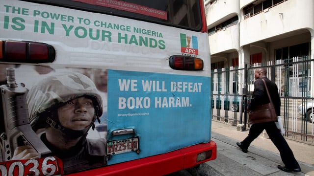 Plakat der Armee im Kampf gegen Boko Haram.
