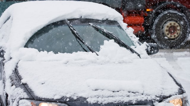 Auto im Schnee Auto im Schnee