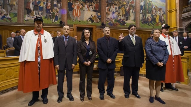 Liliane Maury Pasquier mit anderen Ständeräten bei der Vereidigung. Liliane Maury Pasquier mit anderen Ständeräten bei der Vereidigung.