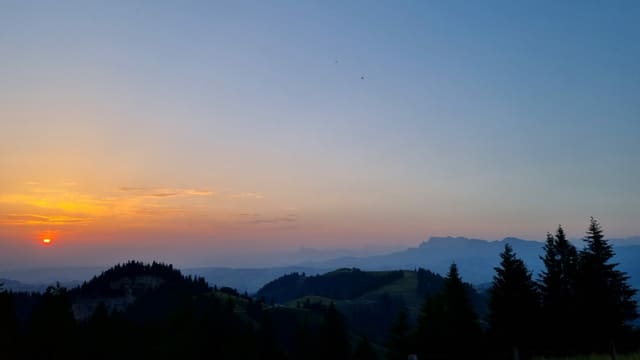 Vom Napf ist der Blick Richtung Sonnenaufgang gerichtet. Vom Napf ist der Blick Richtung Sonnenaufgang gerichtet.