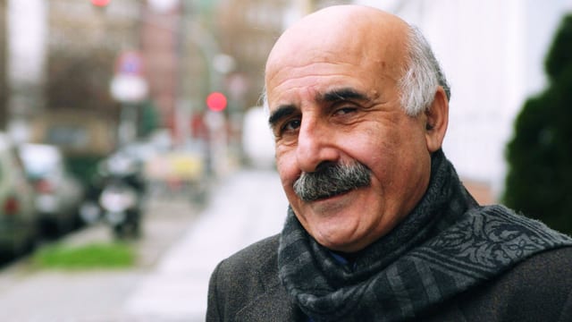 Porträt des libanesischen Lyrikers Abbas Beydoun. Porträt des libanesischen Lyrikers Abbas Beydoun.