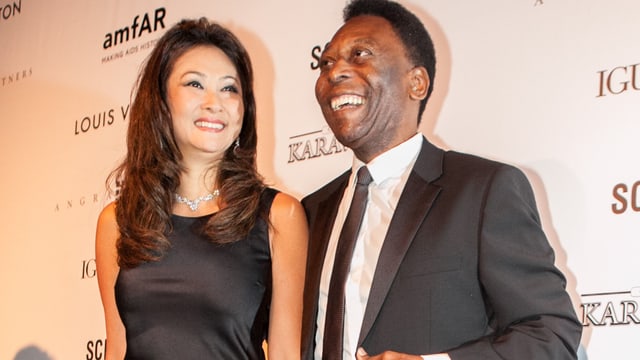 Marcia Cibele Aoki und Pelé. Marcia Cibele Aoki und Pelé.