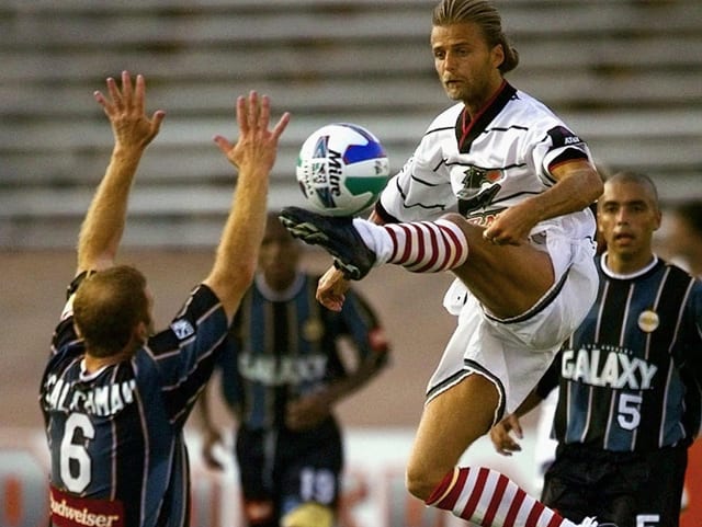 Alain Sutter im Dress von Dallas Burn
