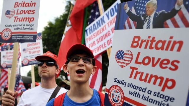 Ein Plakat, das zeigt, dass auch Briten Donald Trump lieben. Ein Plakat, das zeigt, dass auch Briten Donald Trump lieben.