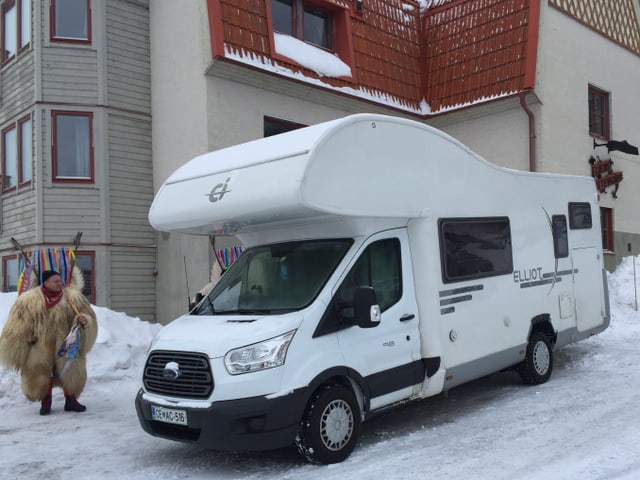 Ein parkierter Camper. Ein parkierter Camper.