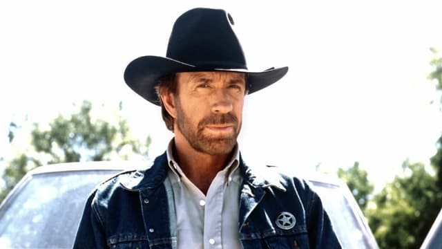 Ein Mann mit einem Cowboyhut. Ein Mann mit einem Cowboyhut.