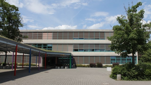 Schulhaus Hertimatt 2 in Seon. Schulhaus Hertimatt 2 in Seon.