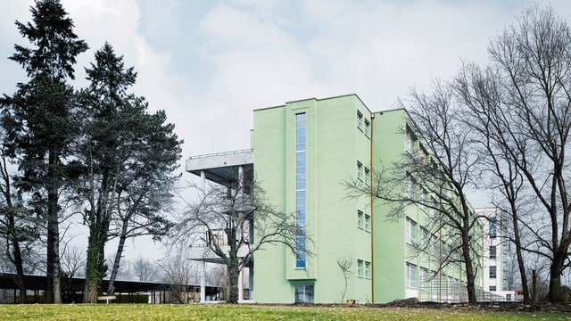 Jury: «Die Hugi war und bleibt ein Baudenkmal mit zukunftsweisendem Charakter». Jury: «Die Hugi war und bleibt ein Baudenkmal mit zukunftsweisendem Charakter».