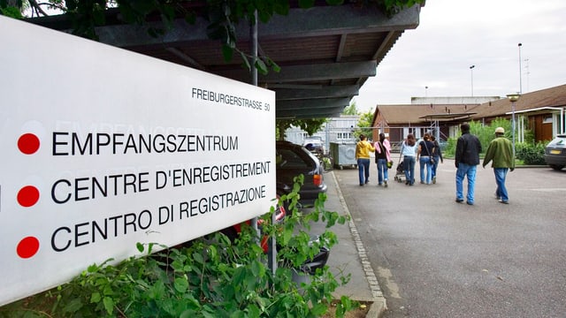 Empfangszentrum beim Eingang. Empfangszentrum beim Eingang.