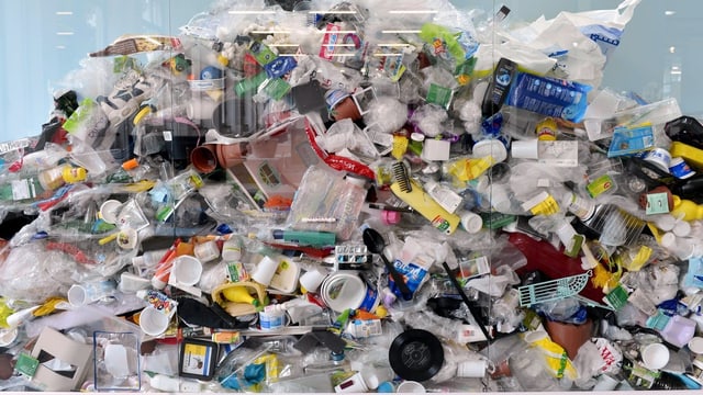Plastikmüll. Plastikmüll.