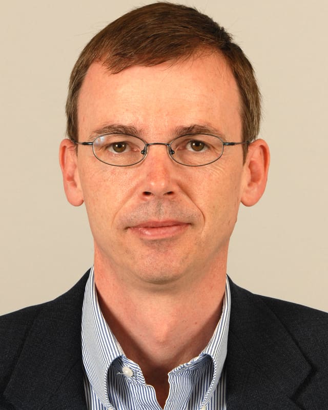 Stefan Mogl: Chef des Fachbereichs Chemie beim ABC-Labor Spiez und Vorsitzender des wissenschaftlichen Beirats der OPCW. Stefan Mogl: Chef des Fachbereichs Chemie beim ABC-Labor Spiez und Vorsitzender des wissenschaftlichen Beirats der OPCW.