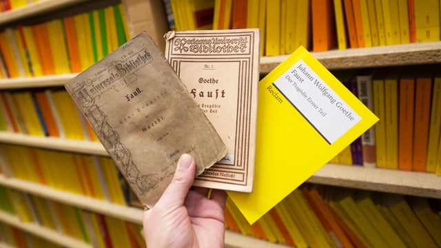 150 Jahre gepflegtes Zerfleddern: «Faust» von 1867, im 1. Weltkrieg und heute. 150 Jahre gepflegtes Zerfleddern: «Faust» von 1867, im 1. Weltkrieg und heute.