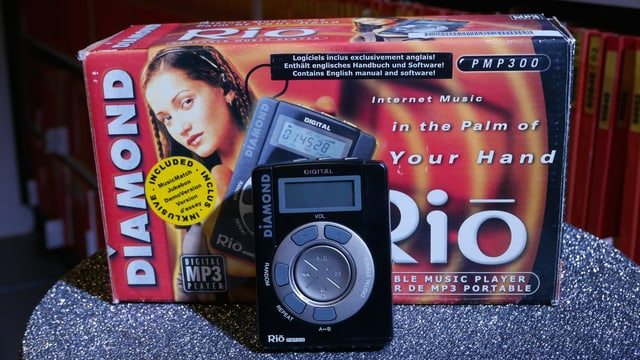 Reto: «Einer der ersten MP3-Spieler kostete 1997 so viel wie ein aktuelles Oberklasse-Smartphone.» Reto: «Einer der ersten MP3-Spieler kostete 1997 so viel wie ein aktuelles Oberklasse-Smartphone.»