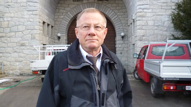 Hans Schlunegger vor der KWO-Zentrale in Innertkirchen. Hans Schlunegger vor der KWO-Zentrale in Innertkirchen.