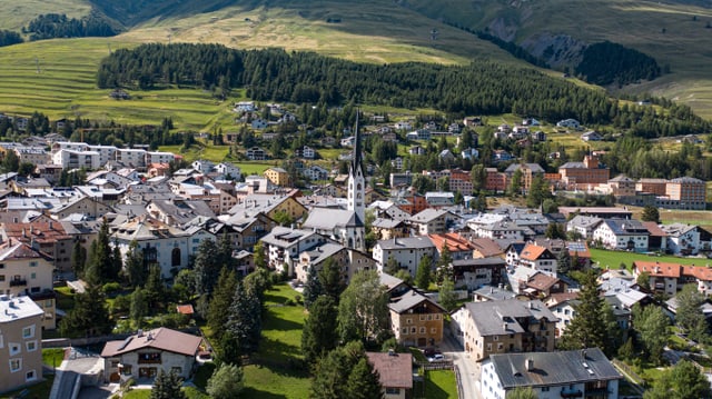 Blick von oben auf ein dorf Blick von oben auf ein dorf