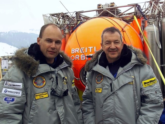 Bertrand Piccard (links) mit Brian Jones (rechts)